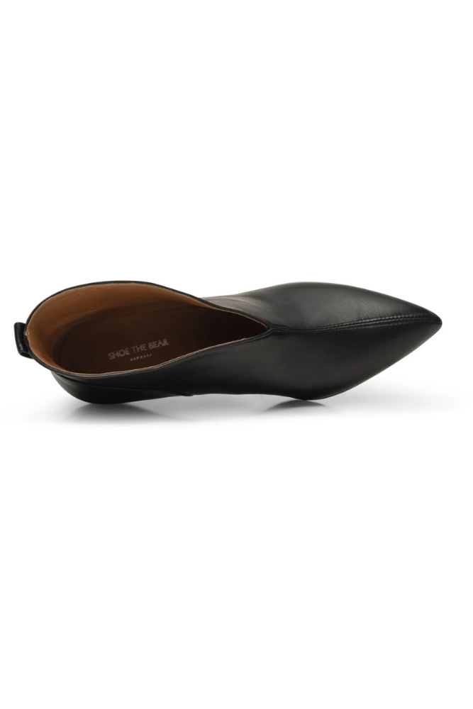 Valentine Low Cut Leather (black) Shoe The Bear