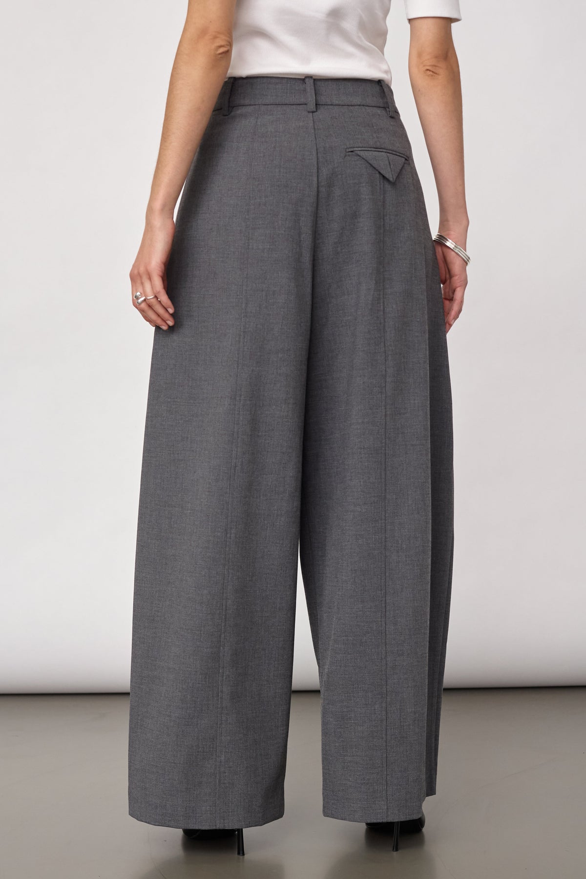 PriscillaCC Pleat Barrel Pant housut harmaa – Co'couture naisten housut, RAGS Oulu (3/5)