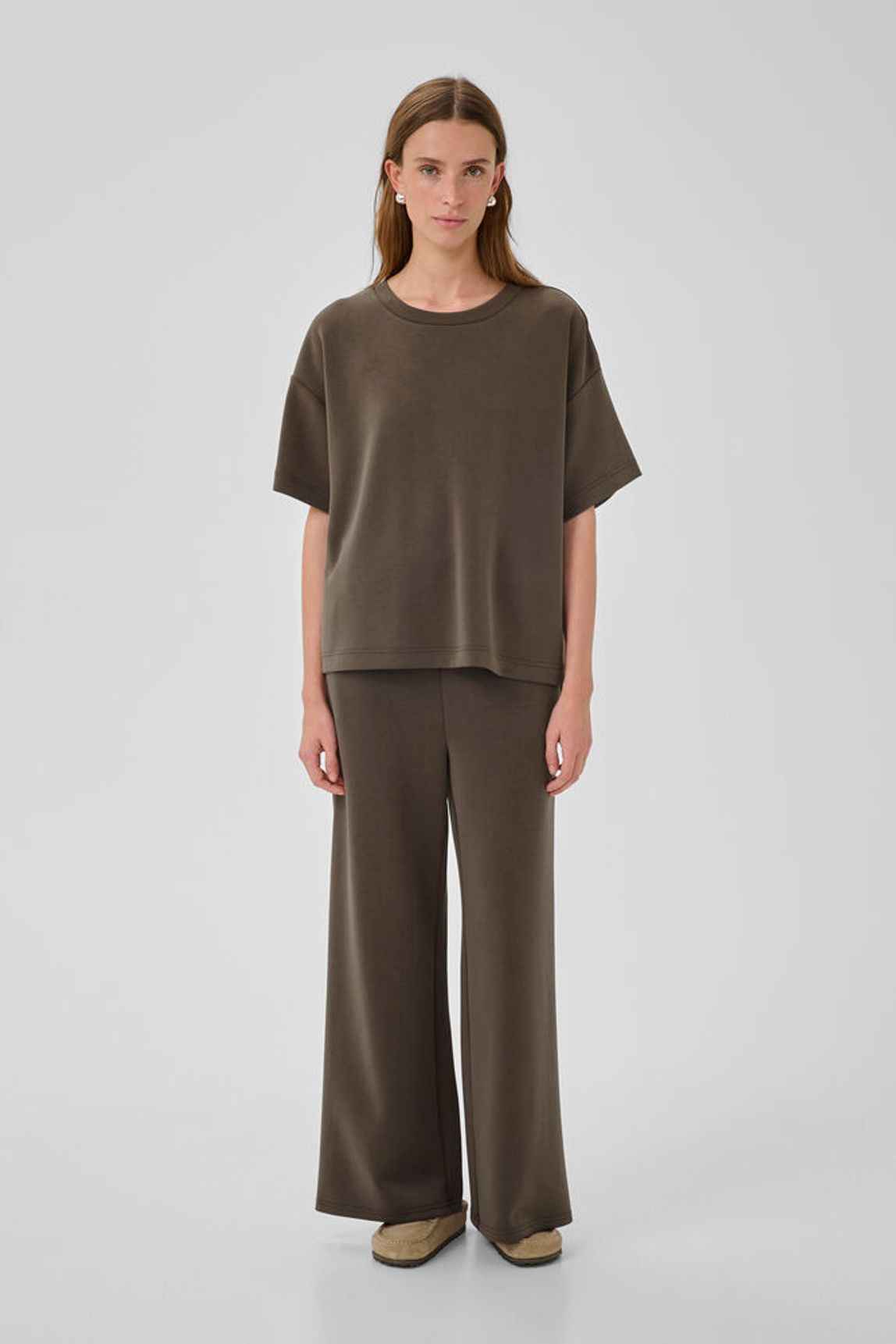 HelleMW EMB Boxy Tee - Major Brown My Essential Wardrobe