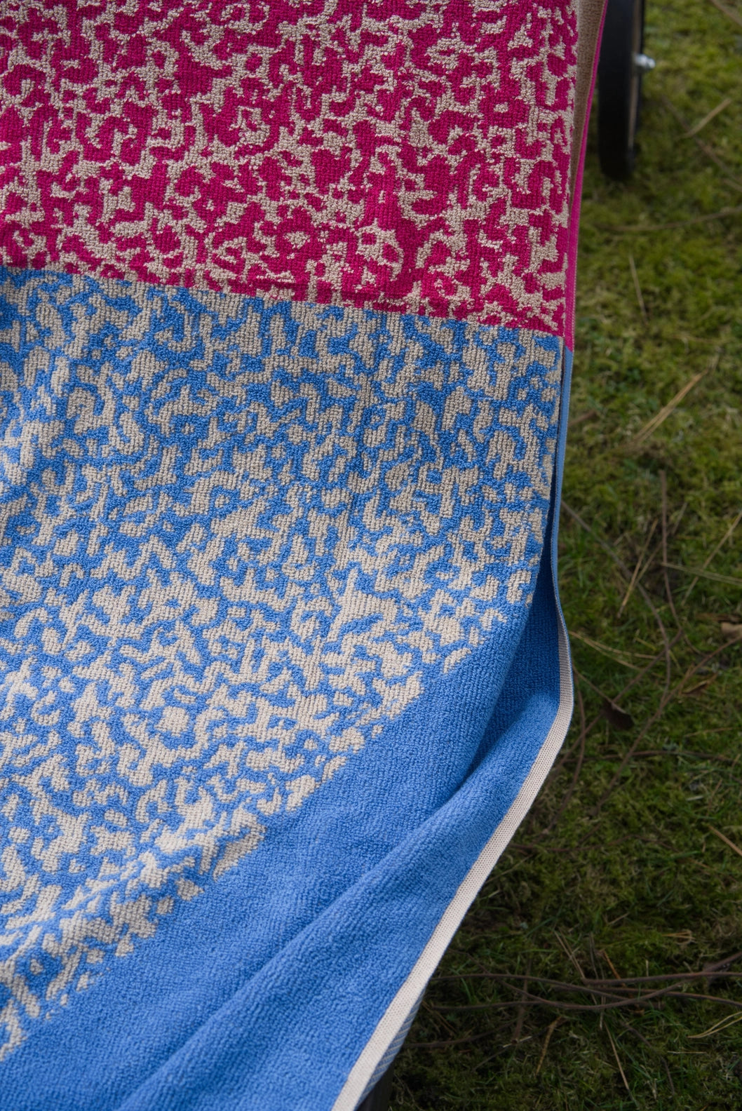 Noisy Camo Blanket Towel | Memphis towel.studio