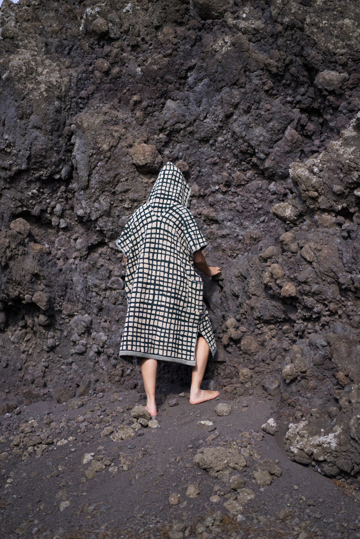 Bold Grid Surf Poncho | Forest Green towel.studio