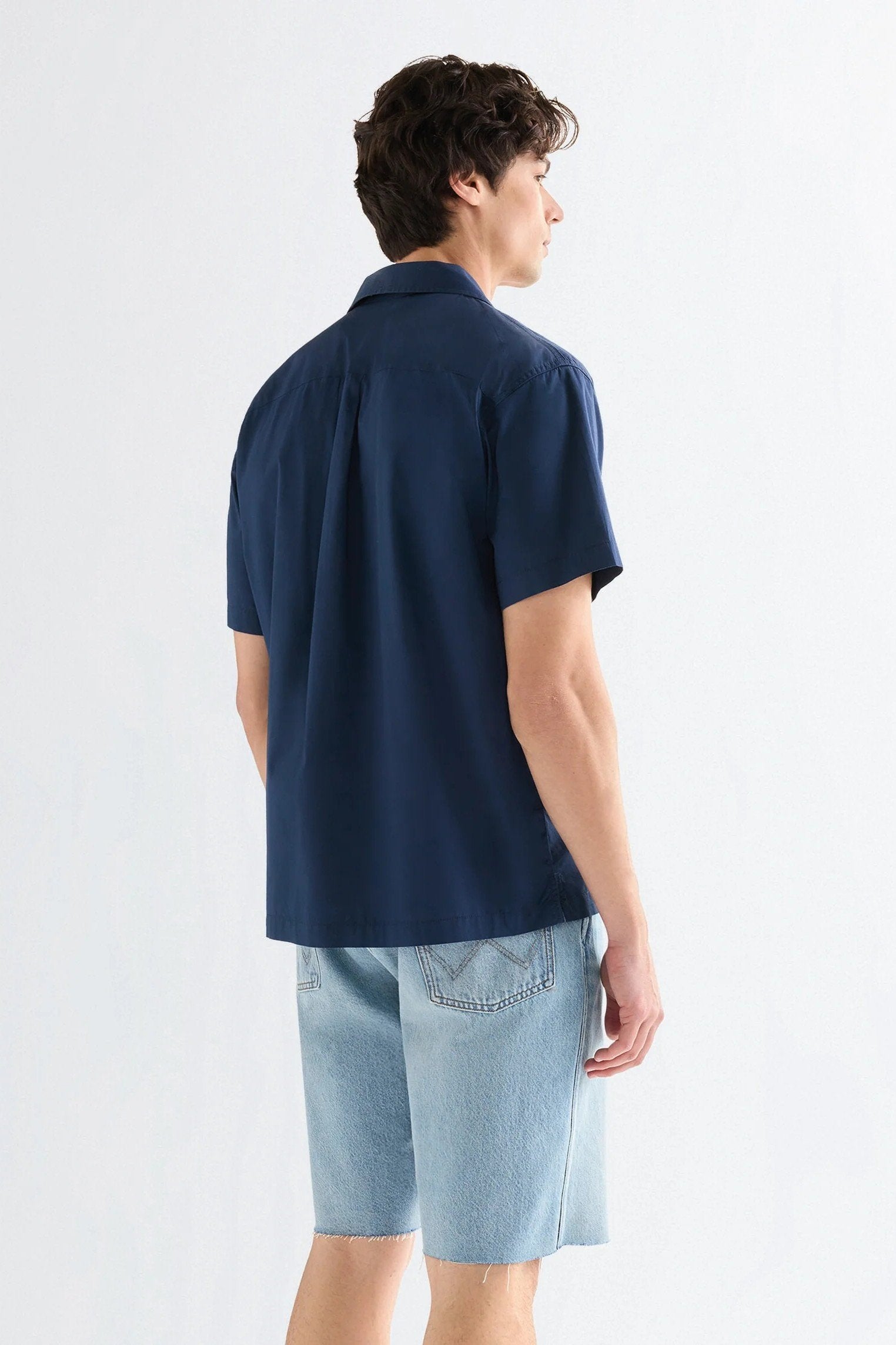 SS W RESORT SHIRT NAVY FLORAL Wrangler