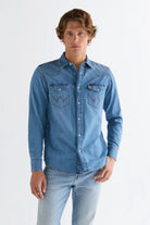 WESTERN SHIRT MID LIGHT WASH Wrangler