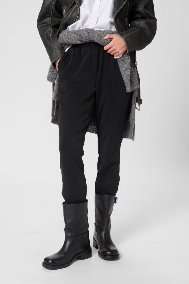 22 THE SWEAT PANT - Black My Essential Wardrobe