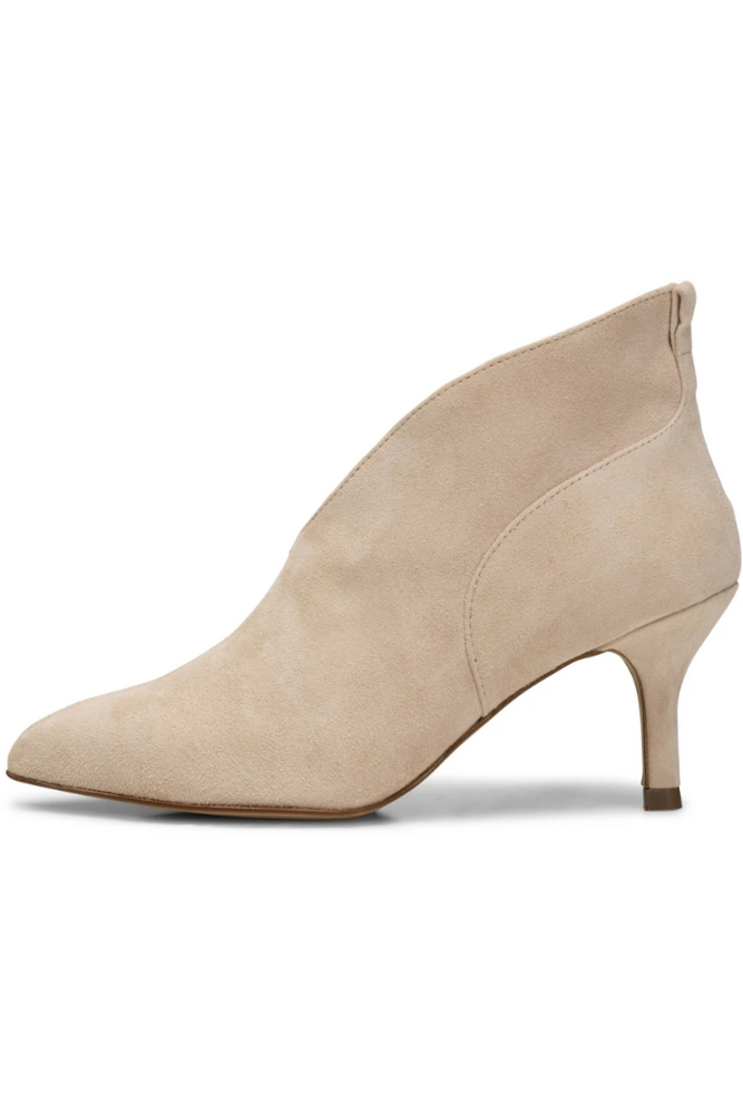 Valentine Low Cut Suede (beige) Shoe The Bear