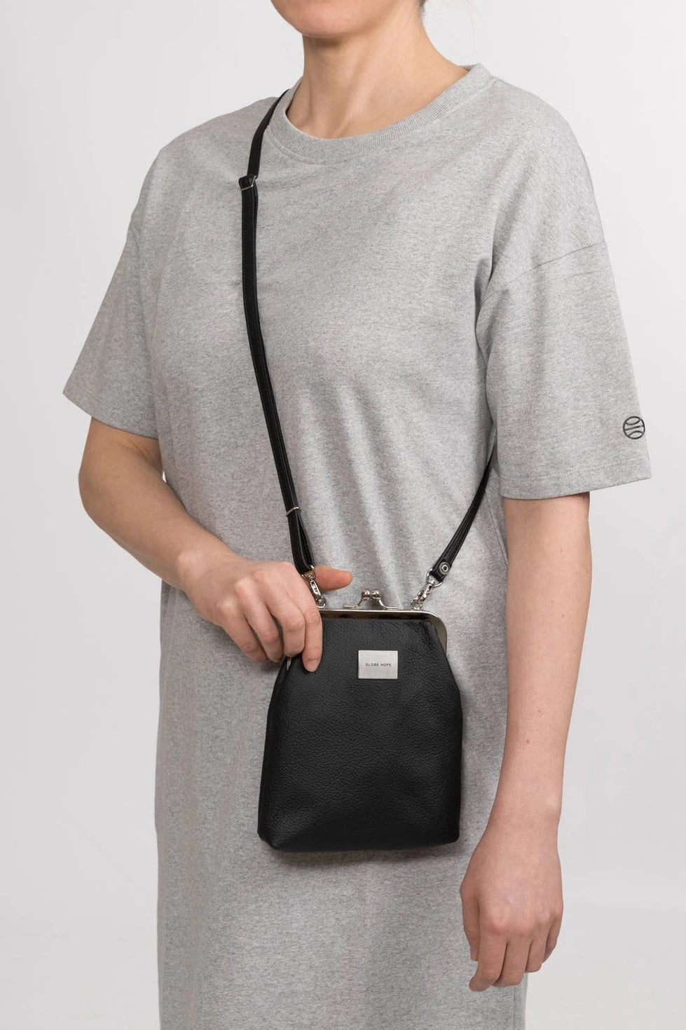 Avara Leather Bag - Black Globe Hope