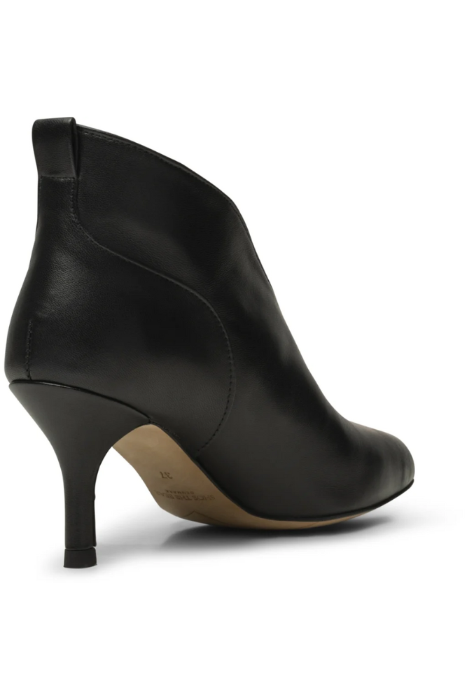 Valentine Low Cut Leather (black) Shoe The Bear