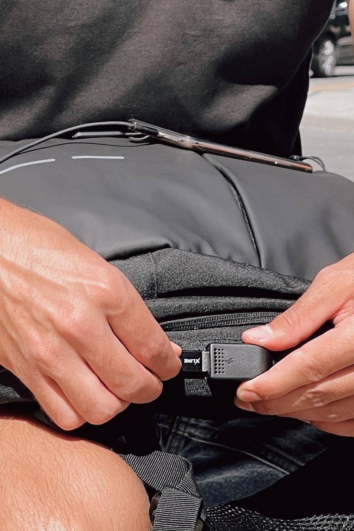 Smart Backpack James Hawk