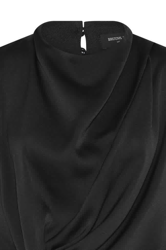 AcaciaBBTinja blouse - Black Bruuns Bazaar