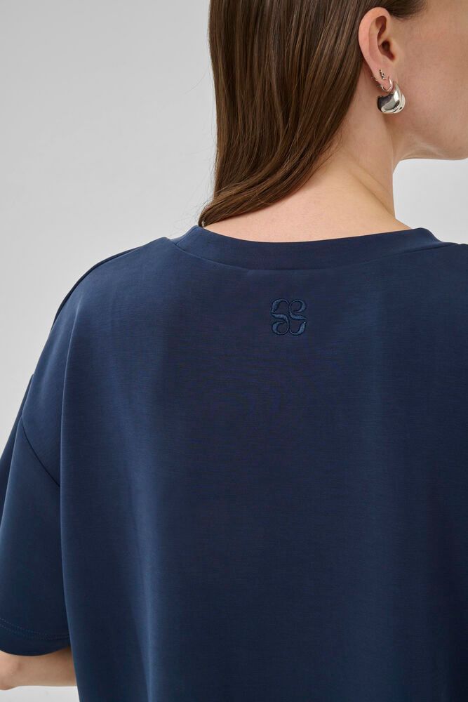 HelleMW EMB Boxy Tee My Essential Wardrobe