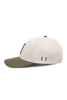 Baseball Cap Contrast Suede (light desert sand/forest green) Les Deux