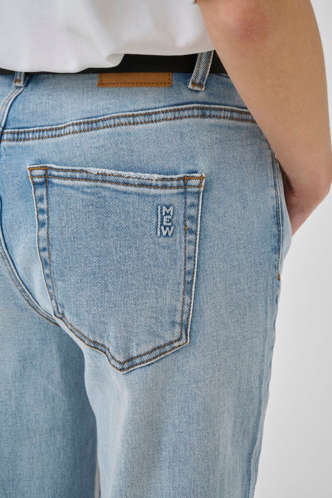 MWDikan 144 High Wide My Essential Wardrobe