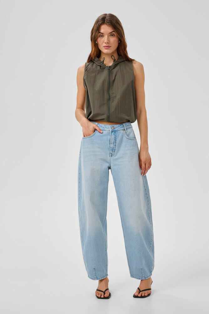 MWLucy 139 Loose Barrel My Essential Wardrobe