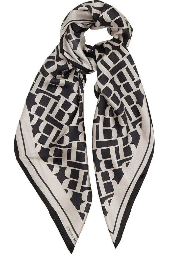 AOP SilkBBscarf 90x90cm Bruuns Bazaar