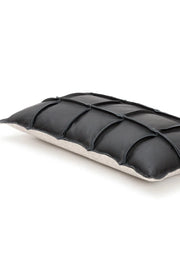 Väre Cushion Black Miiko