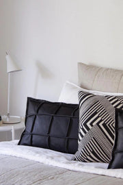 Väre Cushion Black Miiko